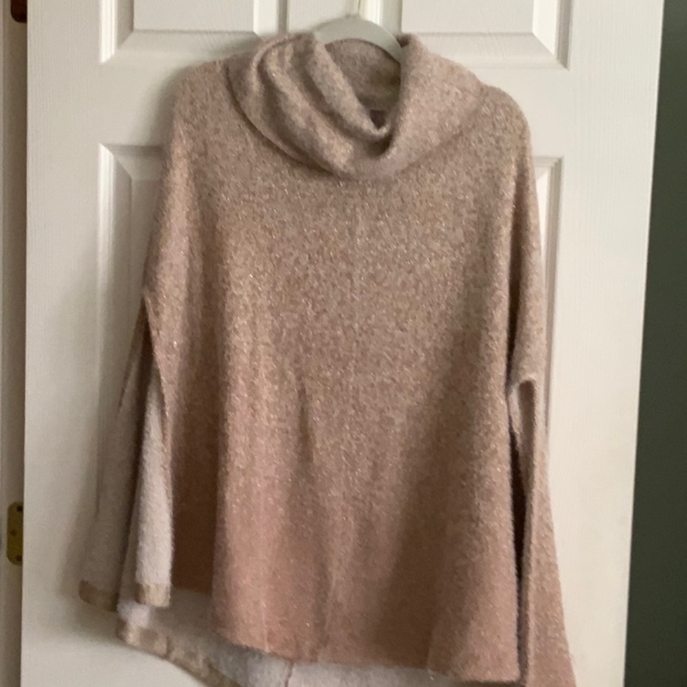 Chico’s Fuzzy Pale Pink &Rose Gold Shine Knit Cape Gold Size S/M